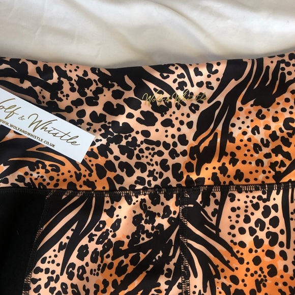 Wolf & Whistle Mixed Animal Print Leggings - Picture 4 of 4
